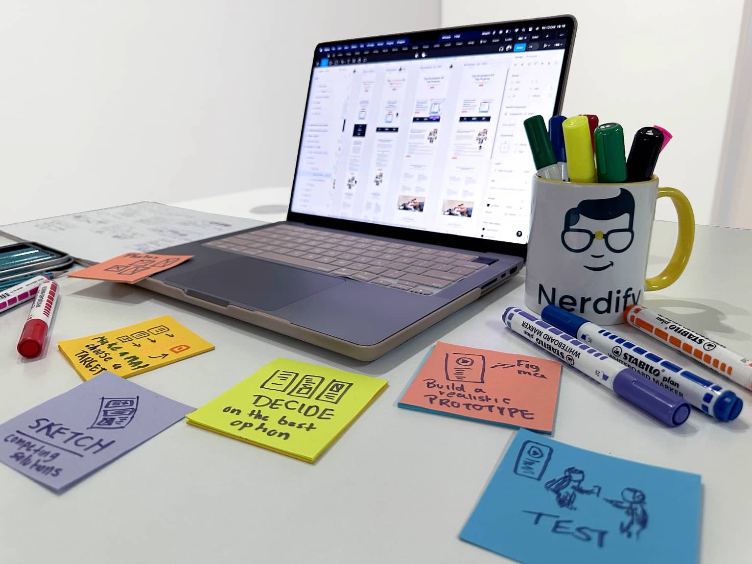 UX}/UI designer focused on the development of the design of a website at Nerdify using the Figma tool